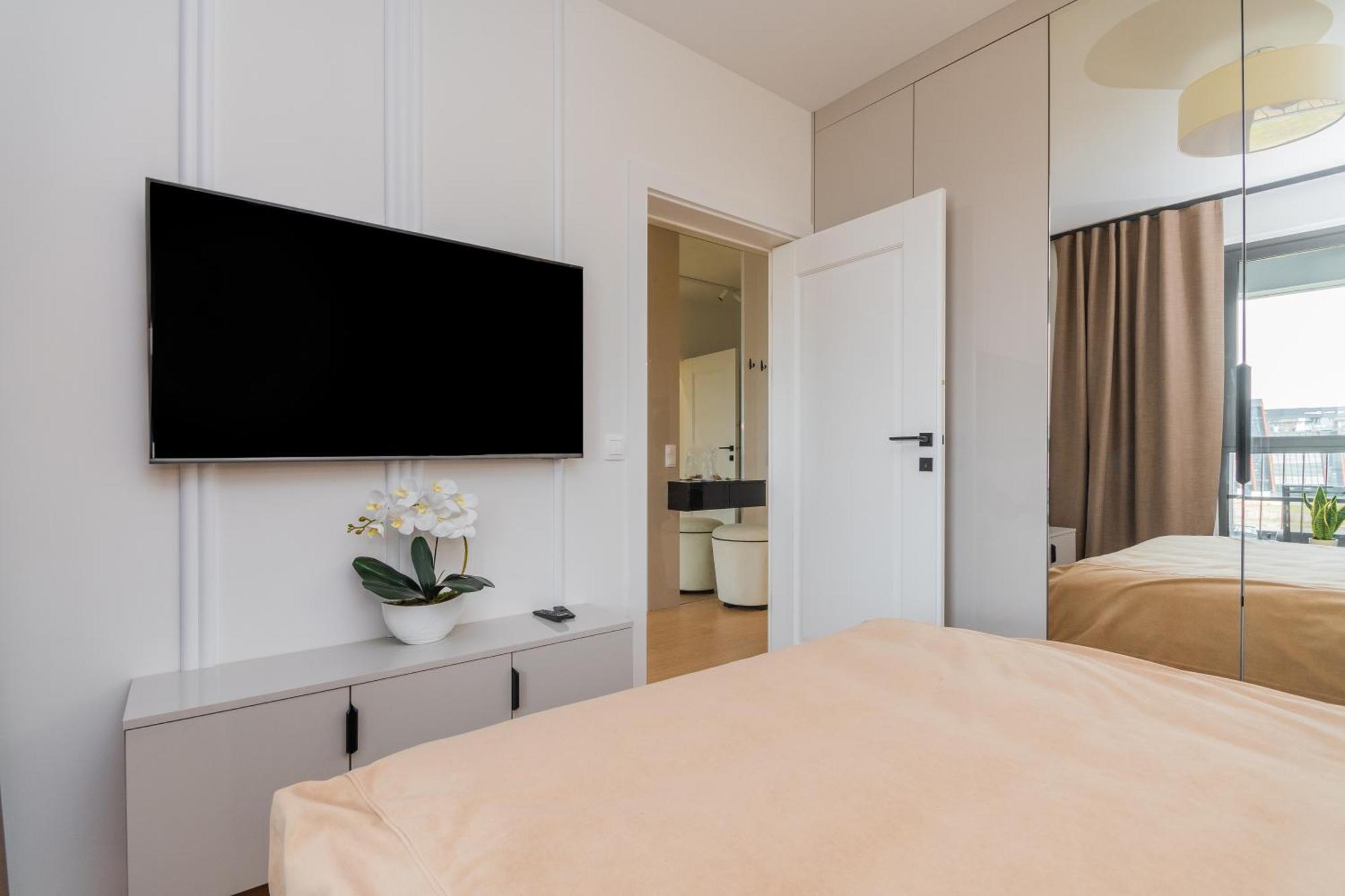 Grand Apartments - Doki Living & Foodhall Gdansk Dış mekan fotoğraf